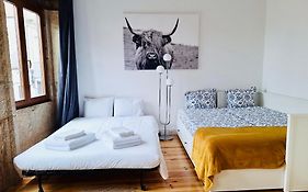 Charming Studio With Rooftop In Porto